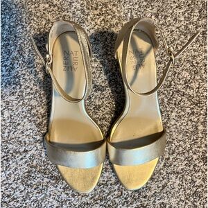 Gold Naturalizer “Vera” Strap Heel Size 9.5W
